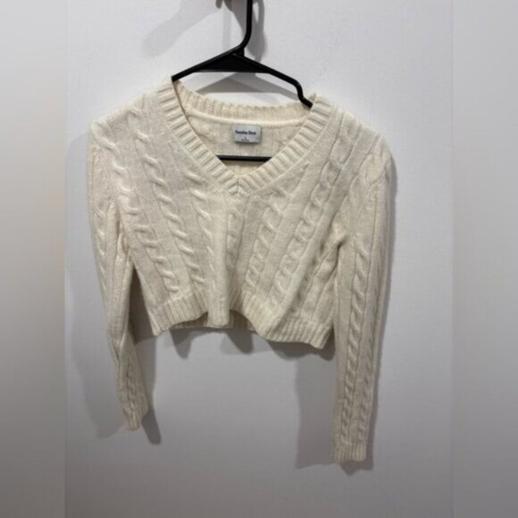 LIKE NEW-Aritzia Sunday Best Moss Sweater- small - Picture 2 of 7
